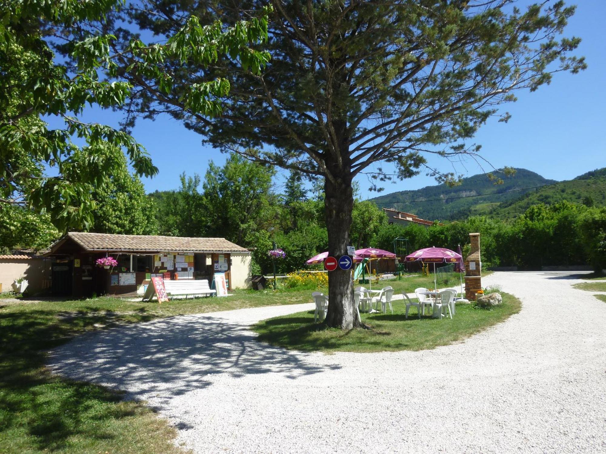 Camping Notre Dame Hotel Castellane Bagian luar foto