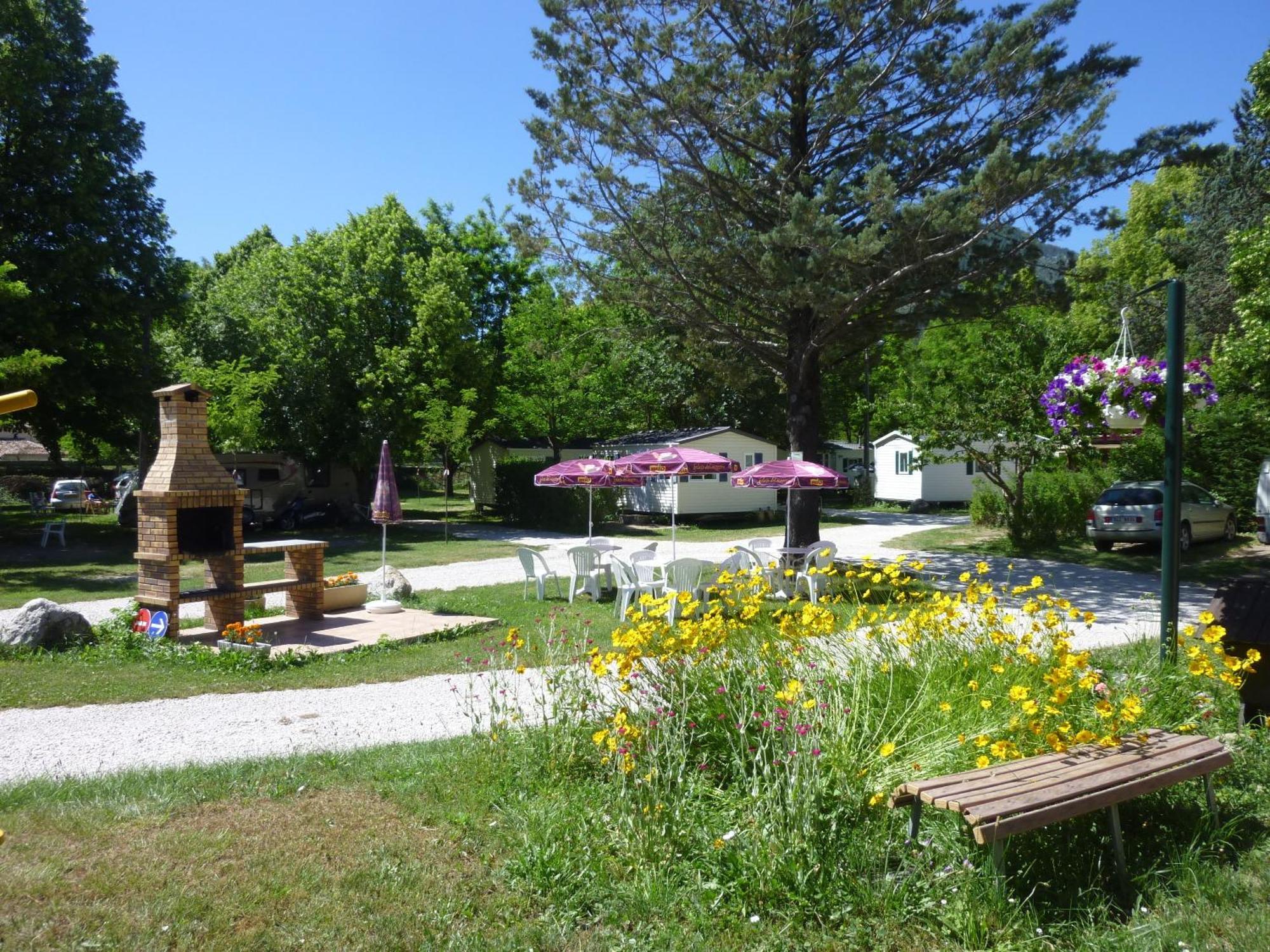 Camping Notre Dame Castellane Bagian luar foto